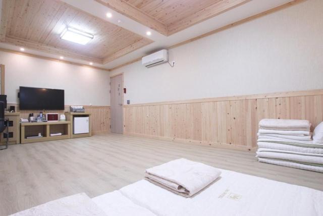 Yeosu Mj Motel Esterno foto